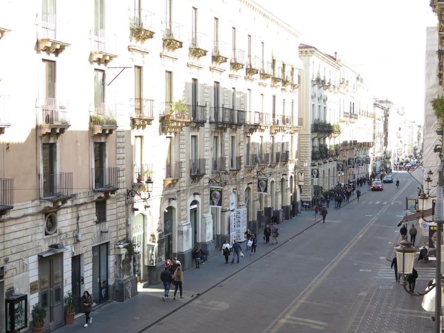 Stesicoro-Duomo Elegante Appartamento In Centro Catania Exterior photo